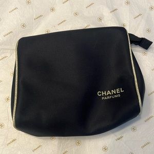 Chanel parfums cosmetic pouch